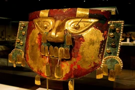 Giật thót mình thấy thứ trong lăng mộ bác sĩ phẫu thuật 1.000 tuổi 