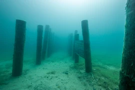 Ngôi làng Thời Kỳ Đồ Đồng hiện ra rõ nét dưới đáy hồ