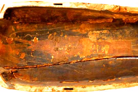 Mở nắp quan tài xác ướp cổ đại, bàng hoàng thấy thứ bên trong