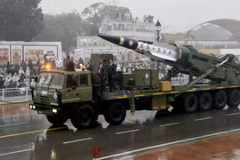 Ấn Độ lần đầu công khai tên lửa chống hạm tầm xa LR-AShM