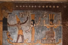 Thứ kỳ dị trên trần ngôi đền Ai Cập 2.200 năm tuổi 