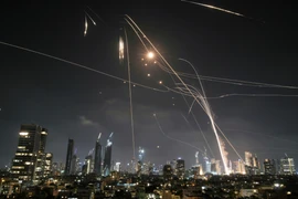 Israel xoay sở ra sao khi kho tên lửa cạn kiệt? 