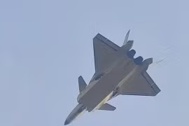 Máy bay chiến đấu tàng hình J-20A Trung Quốc trang bị động cơ WS-15 mới 