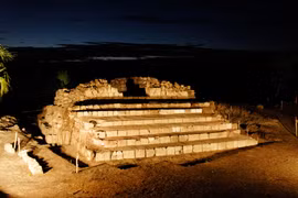 Bí ẩn 130 chữ tượng hình tạo thành bậc thang Maya khó giải nhất 