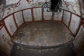 Kinh ngạc bức tranh tường trong lăng mộ nhà Đường Trung Quốc