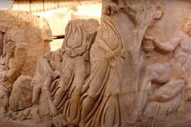 Hình khắc trên quan tài đá cẩm thạch hé lộ bí mật động Trời