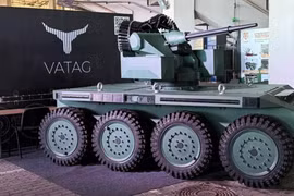 Ukraine ra mắt xe robot mặt đất chiến đấu hạng nặng điều khiển bằng AI 