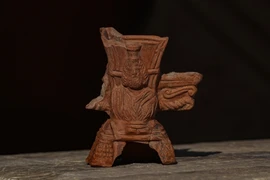 Lư hương khắc hình vị thần Serapis khiến chuyên gia bất ngờ