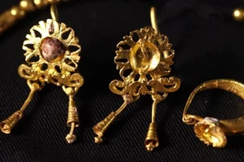 Rùng mình phát hiện thi thể cô gái La Mã trong quan tài chì cổ