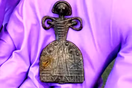 Búp bê chì quý hiếm thế kỷ 16 hé lộ bí mật rợn người