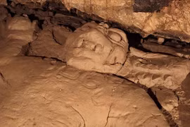 Hơn 70 tượng đất sét cổ lộ diện trong hang động linh thiêng ở Mexico