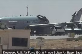 Chiếc E-3 của Không quân Mỹ bị phá hủy tại căn cứ không quân Prince Sultan ở Ả Rập Xê Út.