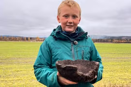 Kỳ tích khai quật chiếc bát gỗ Viking cổ đại có tuổi đời 1.000 năm