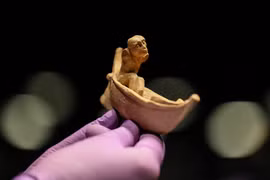 Tượng Charon 2.400 năm tuổi tiết lộ bí mật rợn người dưới địa ngục