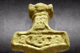 Giải mã bùa hộ mệnh nghìn năm hình búa Thần Thor thần thoại