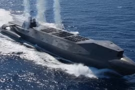 Tàu tấn công không người lái mang tên lửa của Trung Quốc lộ diện