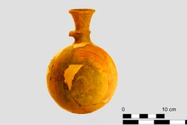 Tìm thấy bình đựng nước hé lộ bí mật thương gia Ai Cập 