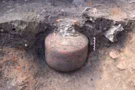 3 kho báu tiền xu được tìm thấy trong ngôi nhà La Mã cổ