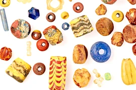 Bí ẩn ngôi mộ bé gái thế kỷ 6 rực rỡ hạt cườm và báu vật