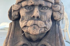 Phát hiện tượng chiến binh thế kỷ 17 đội mũ lạ gây sốt toàn cầu