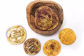 Phát hiện heo đất cổ chứa tiền vàng thời Harun al-Rashid