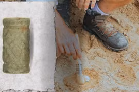 Con dấu hình trụ 4.400 năm tuổi được tìm thấy 