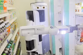 Robot AI đa nhiệm phục vụ cửa hàng tiện lợi Nhật Bản