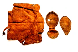 Tận mục bộ sưu tập vải trung cổ lớn nhất châu Âu vừa được tìm thấy