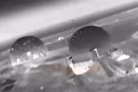 Ukraine tung đòn song kích, mắt thần Nga trên Biển Đen rung chuyển