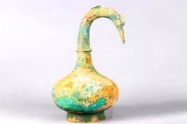 Bí mật rùng mình bên trong bình thiên nga 2.000 năm tuổi