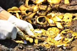 Kinh ngạc trước 10 tấn tiền xu Wuzhu trong lăng mộ cổ 