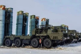 Các bệ phóng tên lửa đất đối không của hệ thống phòng không S-400