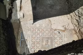 Nàng thơ Calliope xuất hiện trong bức tranh sàn khảm cổ ở thành phố Side