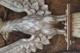 Tìm thấy di vật chiến đấu giấu kín trong rừng Starachowice 