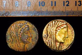 Tìm thấy kho báu tiền xu 2.300 năm ở Ai Cập, lai lịch thật gây choáng