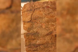 Sự thật choáng váng về tấm bia nguyền rủa ngàn năm tuổi 