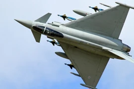 máy bay tiêm kích Eurofighter
