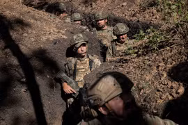 Vòng vây thép ở Donetsk, quân Ukraine mắc kẹt giữa làn mưa pháo Nga