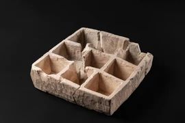 Phát hiện chiếc hộp đá 9 ngăn cổ đại ở Jerusalem