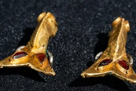 Danh tính thật của chủ nhân đồ trang sức vàng, bạc 1.600 năm tuổi