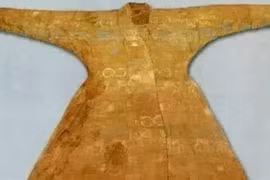 Bí ẩn áo gấm thêu hình kền kền trong mộ cổ ở Trung Quốc