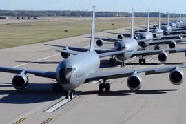 Các máy bay tiếp dầu trên không KC-135 Stratotanker của Không quân Hoa Kỳ