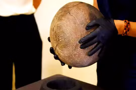 Bình Benahoarit quý hiếm thế kỷ 13 chứa thông tin tuyệt mật