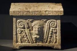 Kinh ngạc hộp trang điểm cổ Etruscan tìm thấy trong ngôi mộ bí ẩn