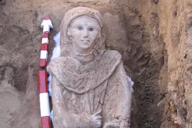 Quan tài thạch cao quái dị tại ốc đảo Ai Cập hé lộ dấu ấn La Mã