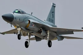 Tiêm kích JF-17B