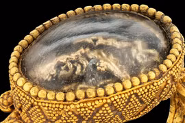 Chiếc nhẫn pha lê đá khắc khu vườn Hy Lạp cực tinh xảo