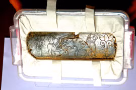 Soi vật thể ngà voi độc đáo 2.800 năm tuổi 