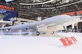 Trung Quốc hé lộ UAV chiến đấu tàng hình không cần đến con người