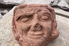 Đầu tượng đá Viking 900 năm tuổi hé lộ bí mật chấn động